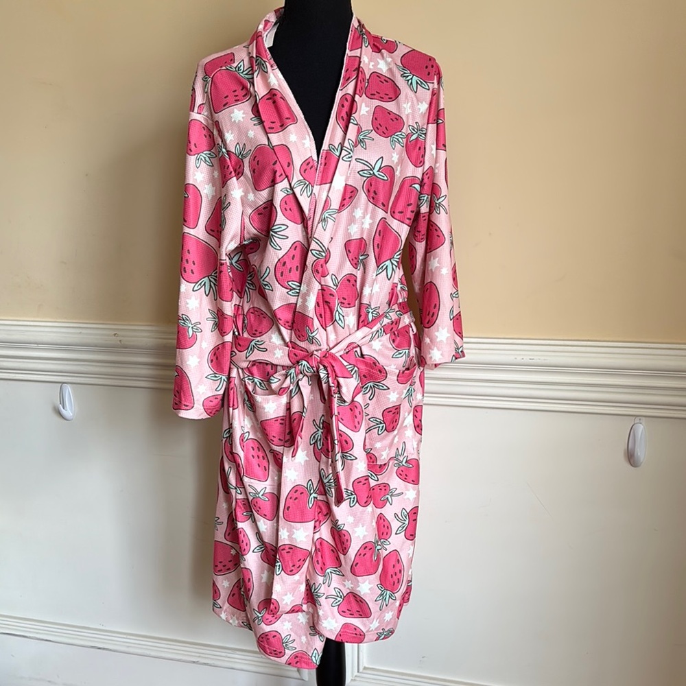 Katydid Pink Strawberry Print Robe Size Large